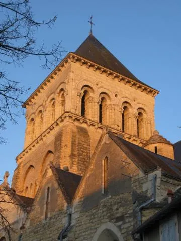 Image qui illustre: Venez visiter une ancienne abbaye vieille de plus d'un millénaire !