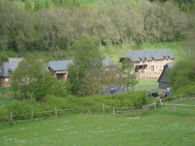 Image qui illustre: Centre de Tourisme Équestre du Val Saint-Pierre