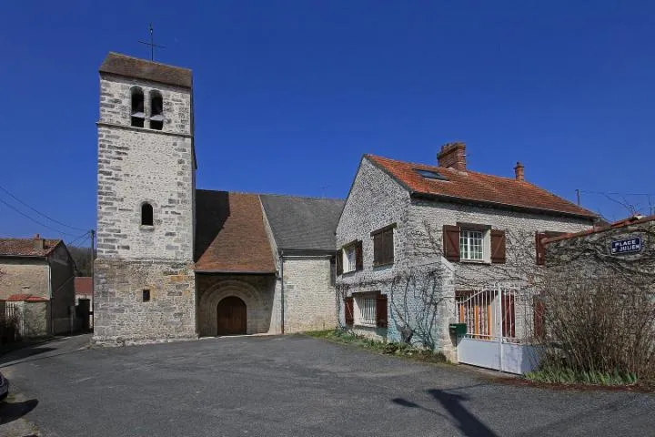Image qui illustre: Abbéville-la-rivière - Eglise Saint-julien