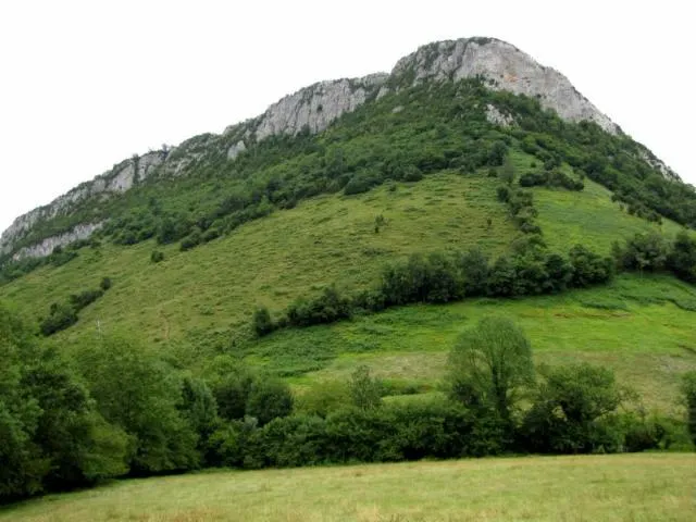 Image qui illustre: La Falaise D'arguibelle