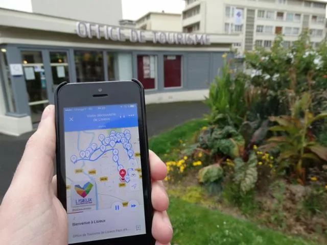 Image qui illustre: Visitez Lisieux Avec Votre Smartphone - Circuit Découverte Du Centre-ville
