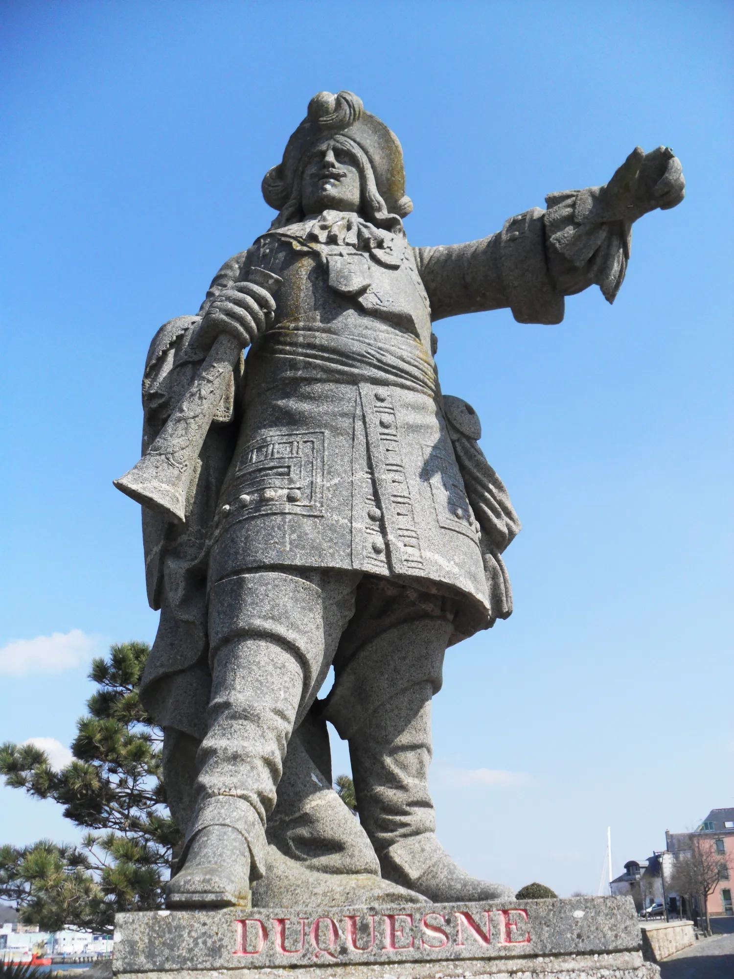 Image qui illustre: Statue d'Abraham Duquesne à Dieppe - 1