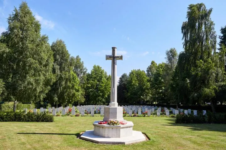 Image qui illustre: Cimetière Militaire Britannique