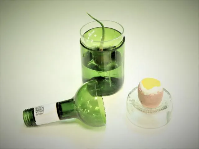 Image qui illustre: Créez votre trio d'objets en verre surcyclé