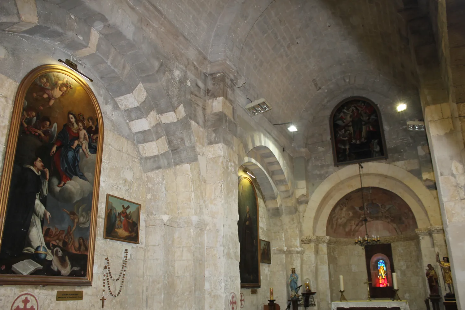 Image qui illustre: Chapelle Saint-michel à Cabannes - 0
