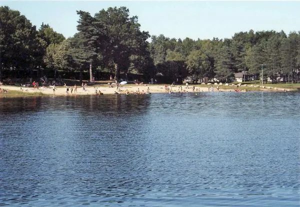 Image qui illustre: Lac De Feyt