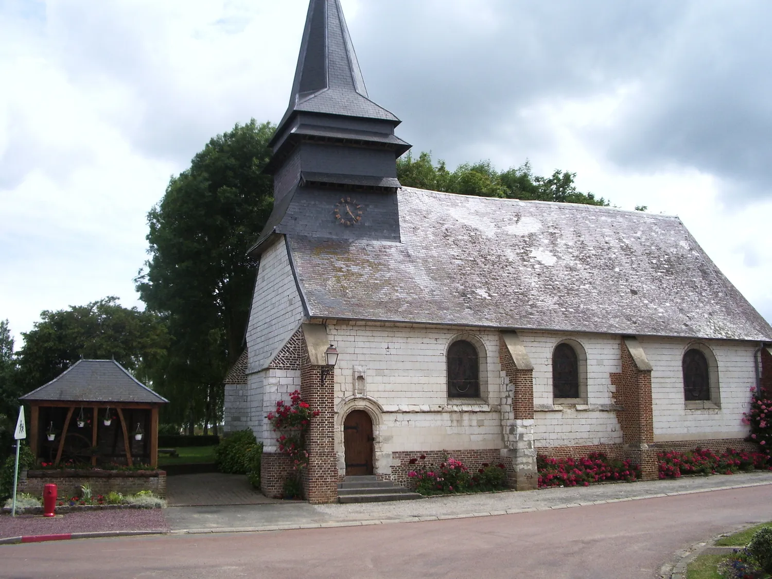 Image qui illustre: Visites libres de l'église Saint-Fiacre de Seux à Fluy - 0