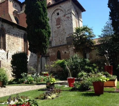 Image qui illustre: Le Jardin du Cloître  à Albi - 0