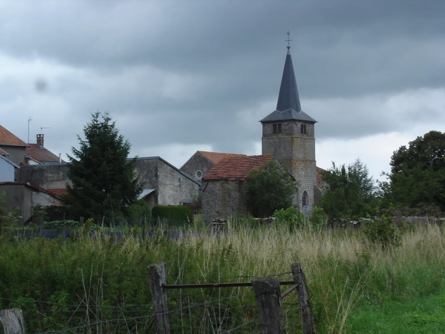 Image qui illustre: Eglise Saint-brice A Lenizeul à Val-de-Meuse - 0