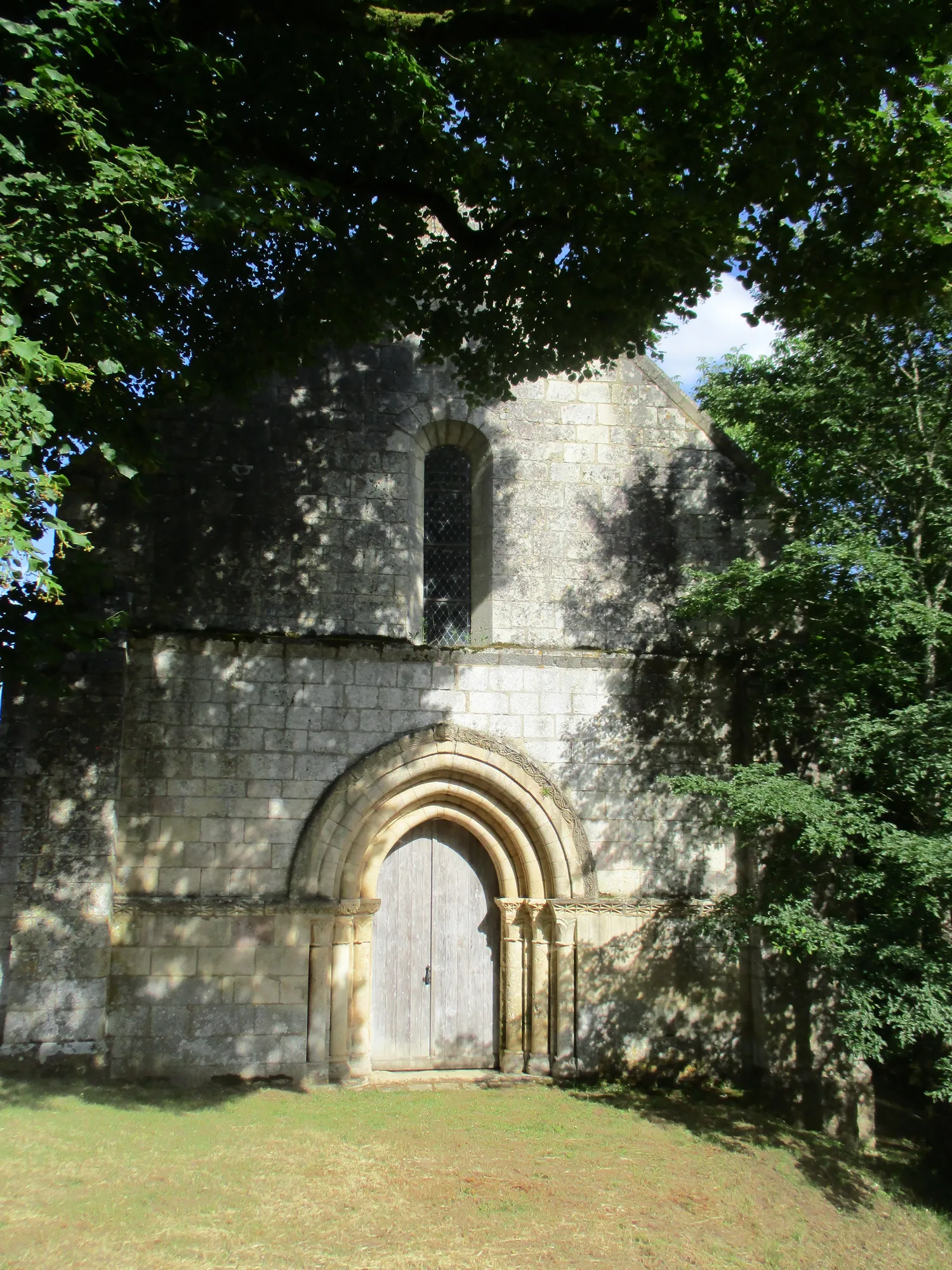 Image qui illustre: Chapelle De Plaincourault à Mérigny - 2