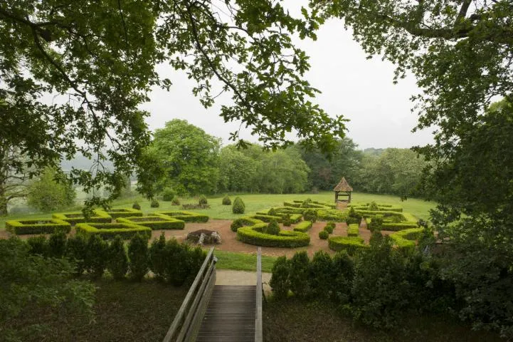 Image qui illustre: Visite & dégustation Le château et son jardin