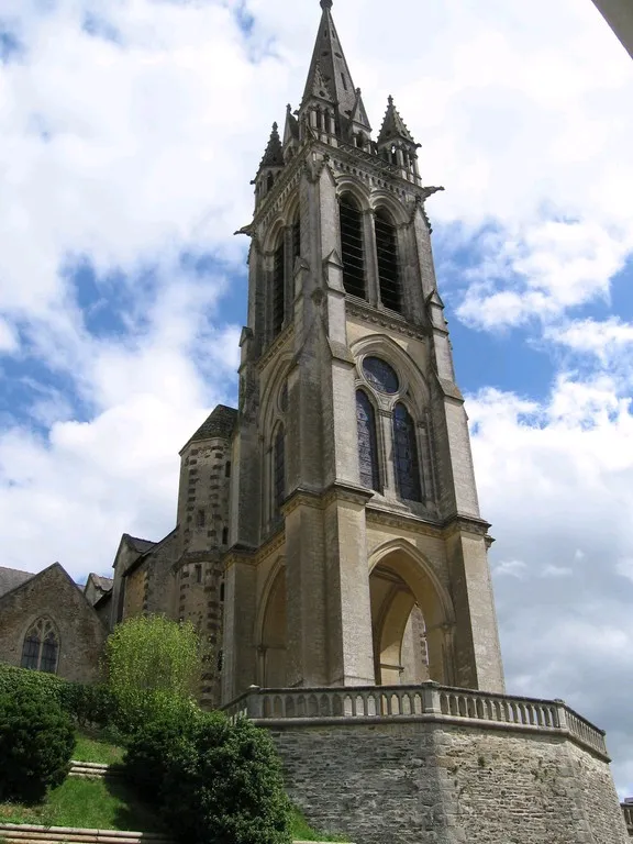 Image qui illustre: Collégiale Notre Dame De L'assomption