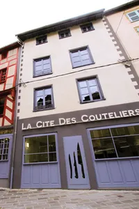 Image qui illustre: La Cité Des Couteliers à Thiers - 0