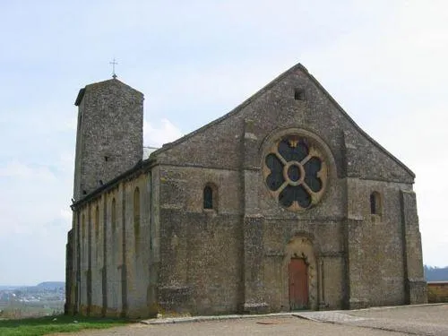 Image qui illustre: Eglise Romane à Mont-Saint-Martin - 1