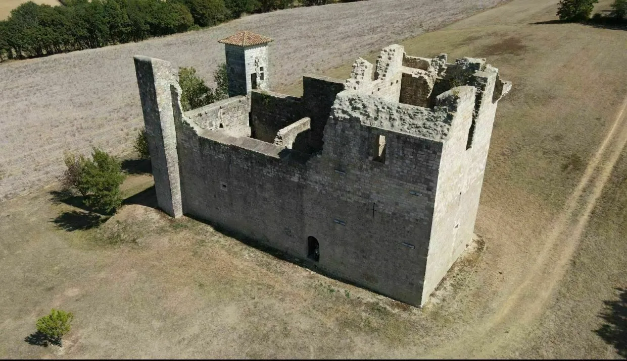 Image qui illustre: Découvrez un château gascon du XIIIe siècle à Lagardère - 0