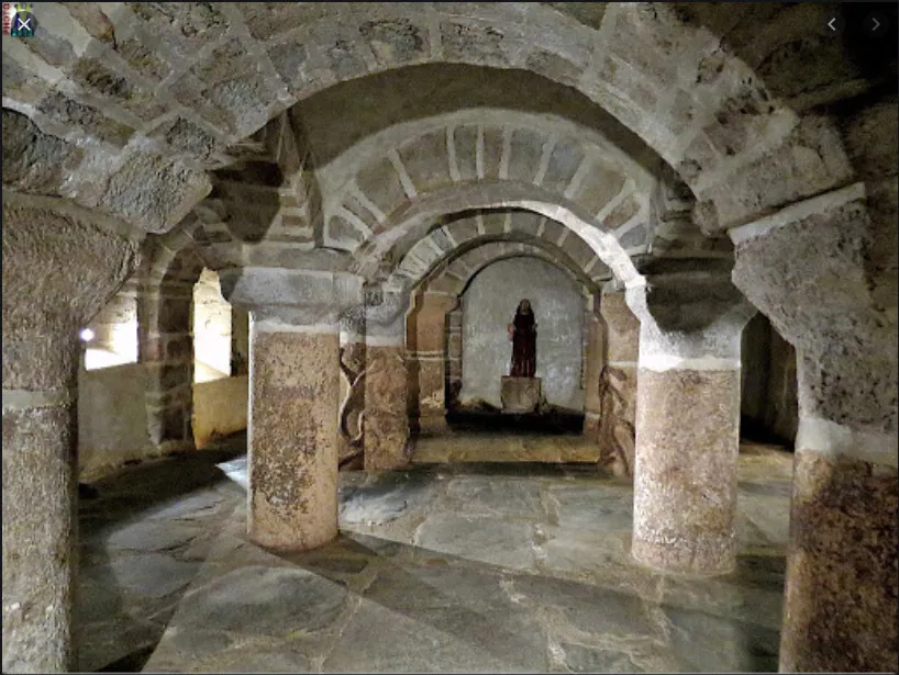 Image qui illustre: Visite de l'Église Saint-Mélar et sa crypte à Lanmeur - 0