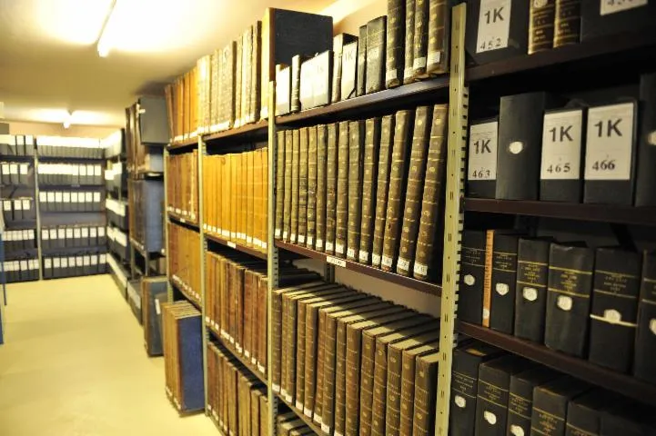 Image qui illustre: Visite des Archives et découverte des métiers des Archives !
