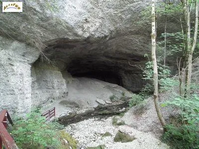 Image qui illustre: La grotte de Plaisir-Fontaine