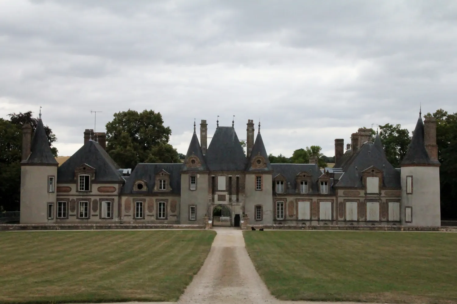 Image qui illustre: Château De Grandchamp à Charny Orée de Puisaye - 0