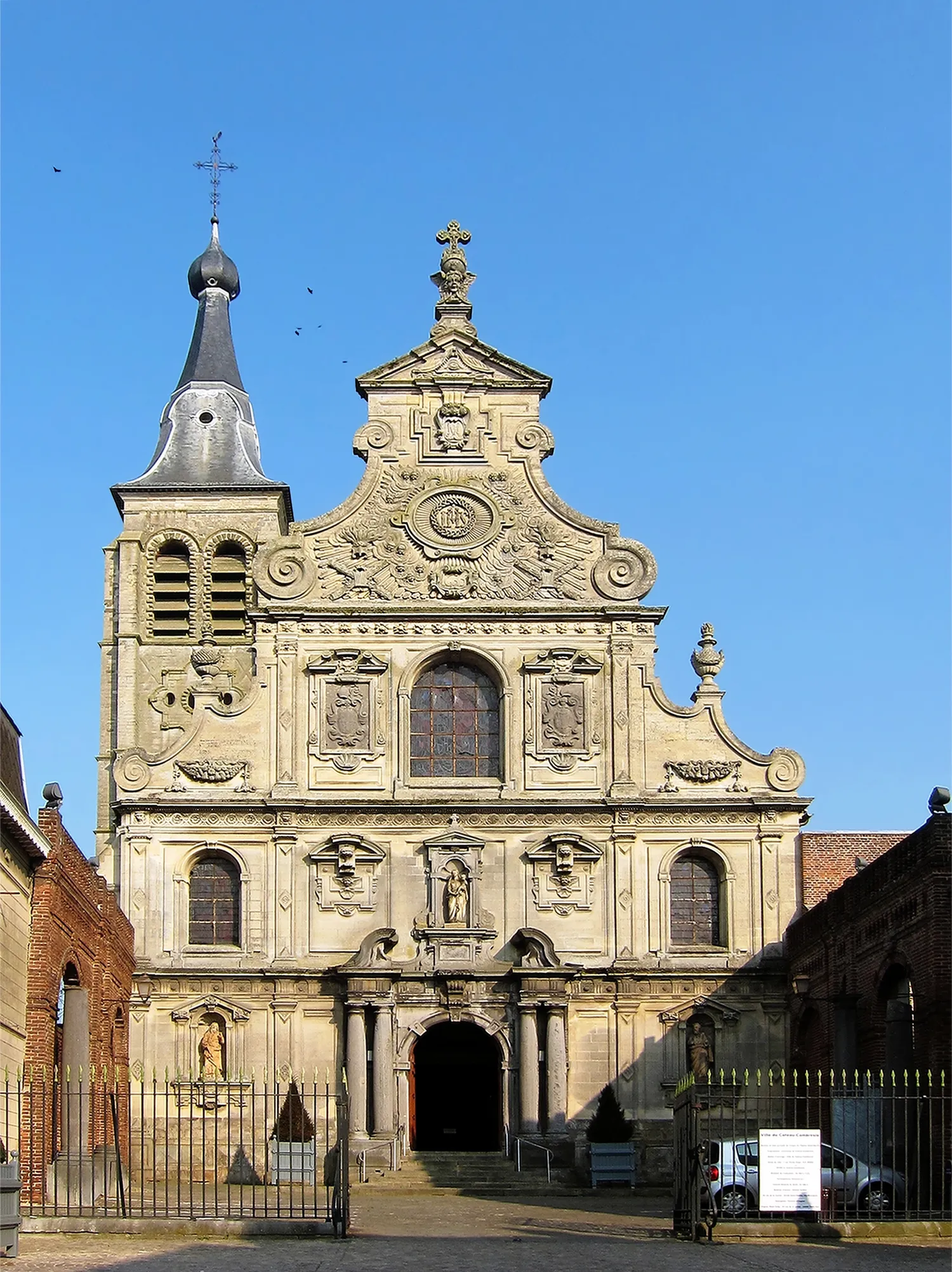 Image qui illustre: Eglise Saint-martin Du Cateau à Le Cateau-Cambrésis - 0