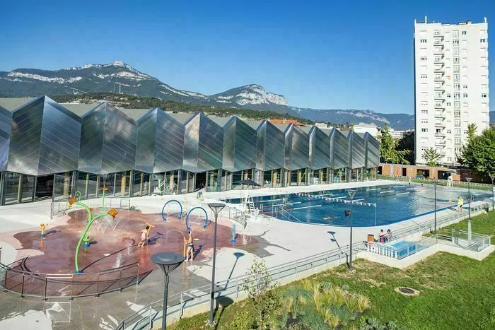 Image qui illustre: La piscine aqualudique du stade à Chambéry - 0