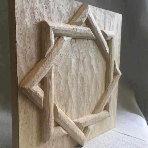Image qui illustre: Initiez-vous à la sculpture géométrique sur bois
