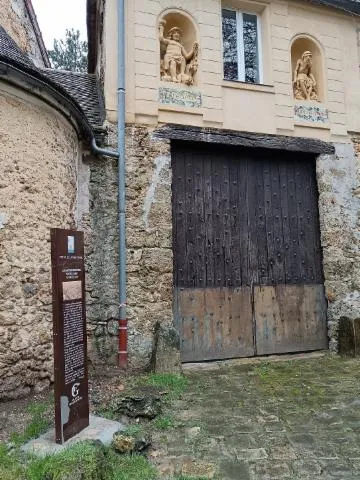 Image qui illustre: Inauguration de la façade restaurée de l'ancienne ferme de l'abbaye de Gif