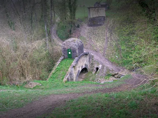 Image qui illustre: L'Aqueduc de la Dhuys