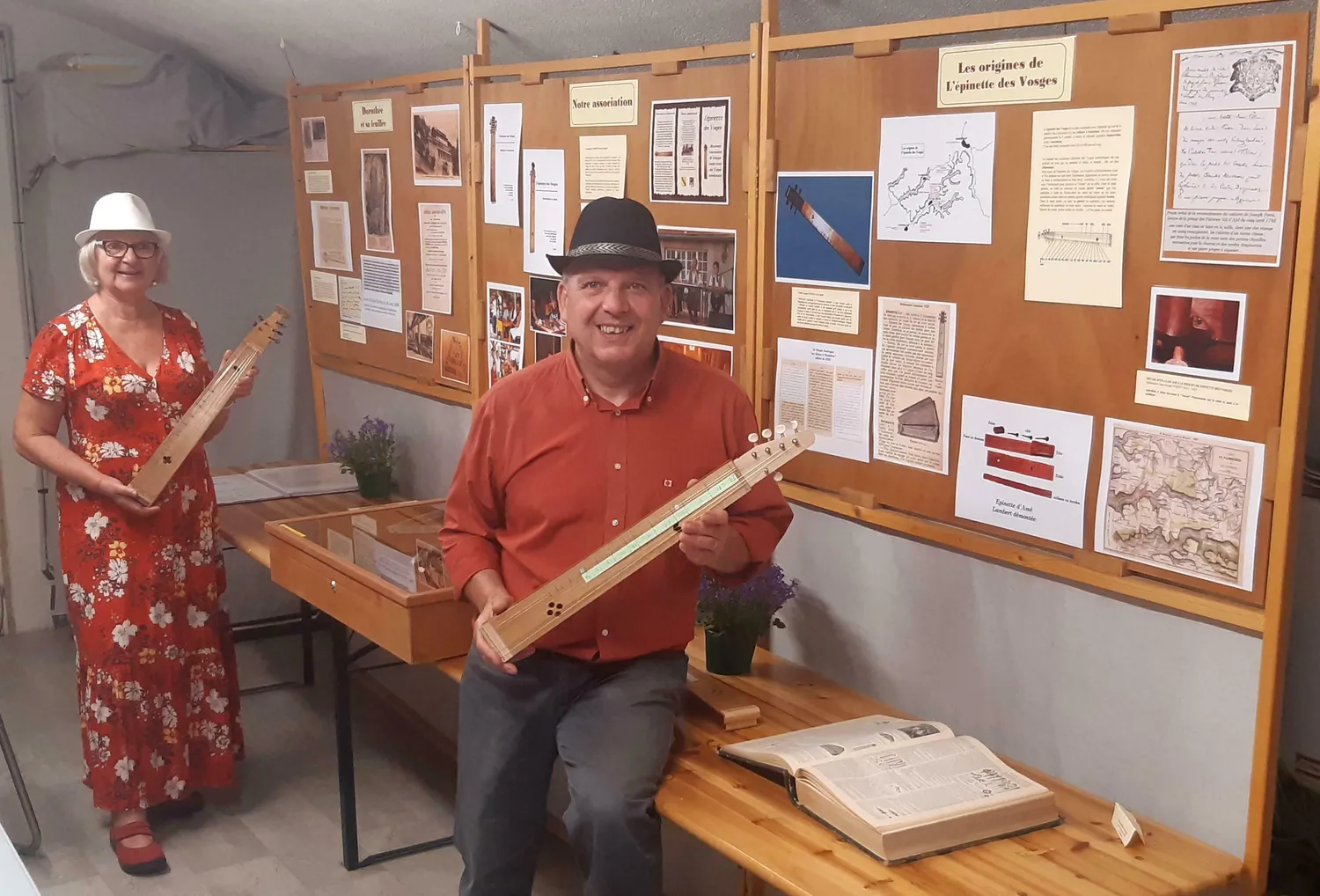 Image qui illustre: Découvrez l'épinette, un instrument de musique vosgien à Plombières-les-Bains - 0