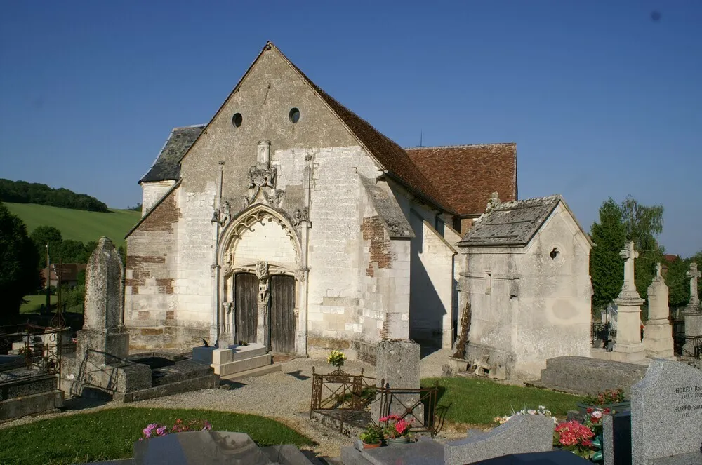 Image qui illustre: Visite libre d'une église classée datant de la fin du XVe siècle à Javernant - 0