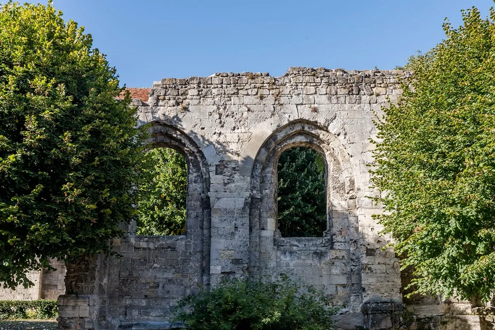 Image qui illustre: Ruines De L'abbaye Notre-dame à Soissons - 1