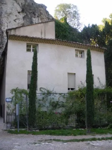 Image qui illustre: Musée Bibliothèque François Pétrarque