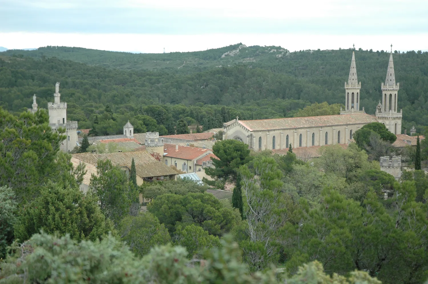 Image qui illustre: Abbaye Saint Michel De Frigolet à Tarascon - 0