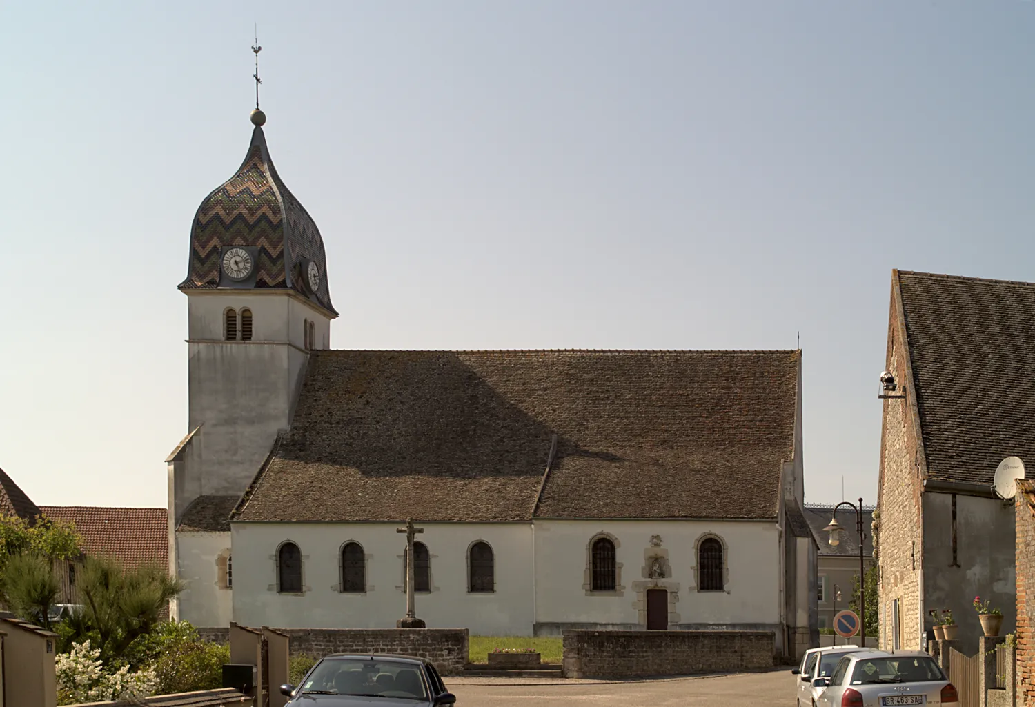 Image qui illustre: Eglise Saint-grégoire-le-grand à Charnay-lès-Chalon - 0
