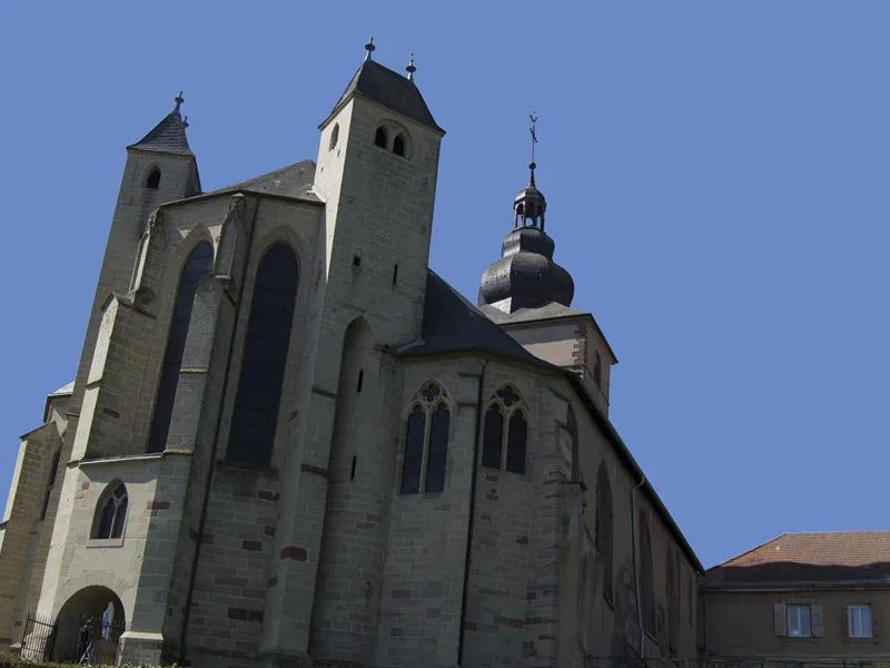 Image qui illustre: Église Abbatiale Sainte-croix à Bouzonville - 0