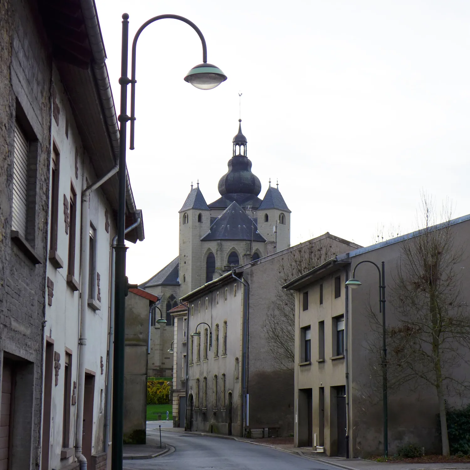 Image qui illustre: Église Abbatiale Sainte-croix à Bouzonville - 2