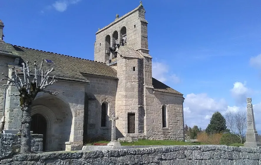 Image qui illustre: Eglise Saint-julien De La Fage à La Fage-Saint-Julien - 0