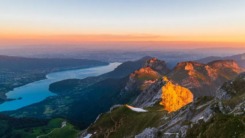 Image qui illustre: Lac d'Annecy