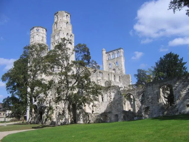 Image qui illustre: Abbaye Et Parc De Jumièges