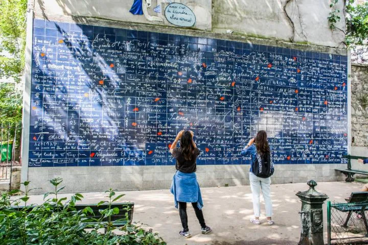 Image qui illustre: Le mur des « Je t’aime »