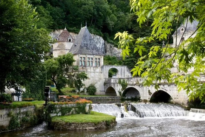 Image qui illustre: Jardin Des Moines Et Pont Coudé