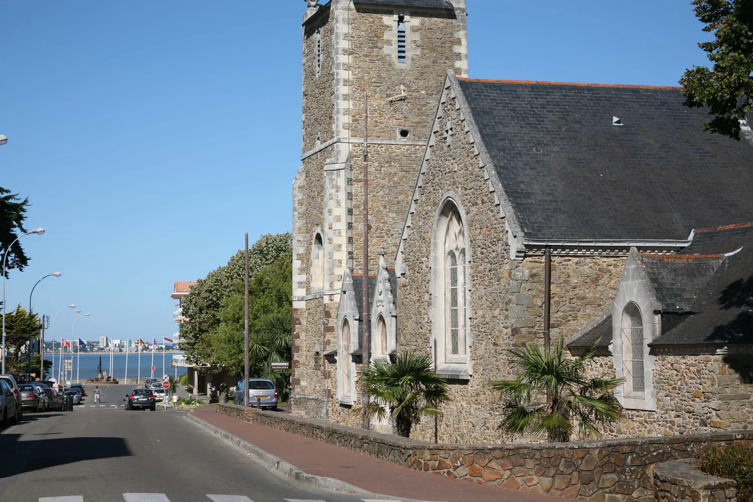 Image qui illustre: Eglise Paroissiale St Nicolas De L'estuaire à Saint-Brevin-les-Pins - 2