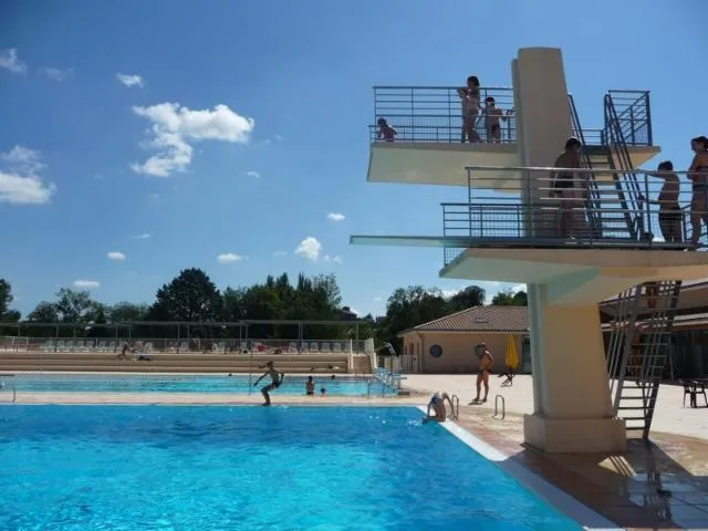 Image qui illustre: Piscine Intercommunale De Ribérac