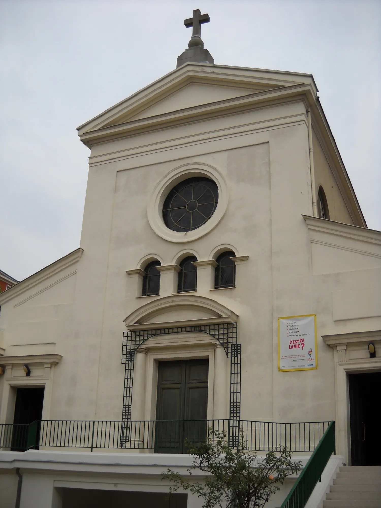 Image qui illustre: Église Sainte-Cécile à Boulogne-Billancourt - 2