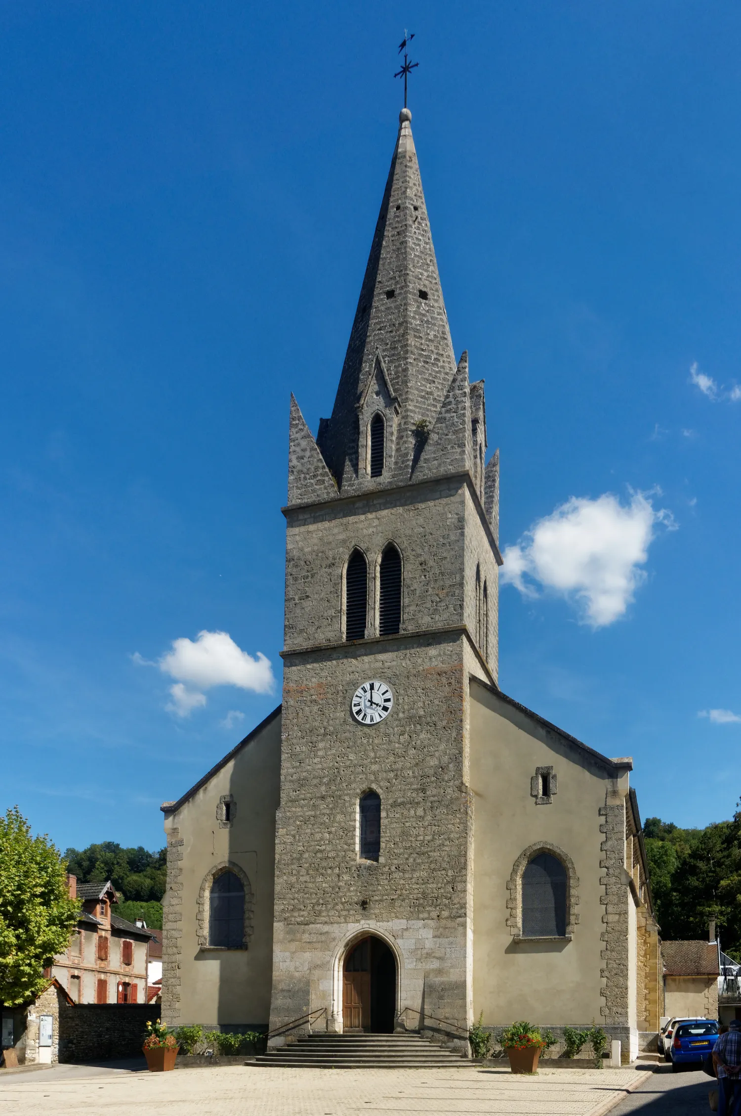 Image qui illustre: Église Saint-Pierre et Saint-Paul à Val-de-Virieu - 0