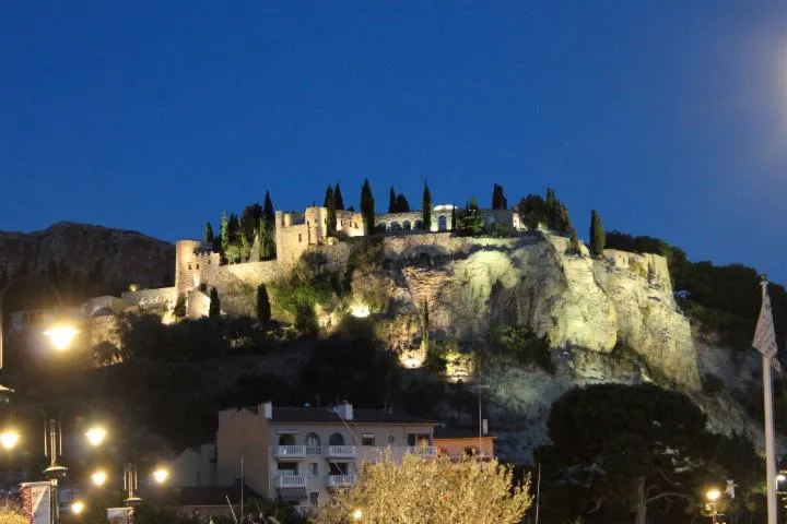 Image qui illustre: Château de Cassis