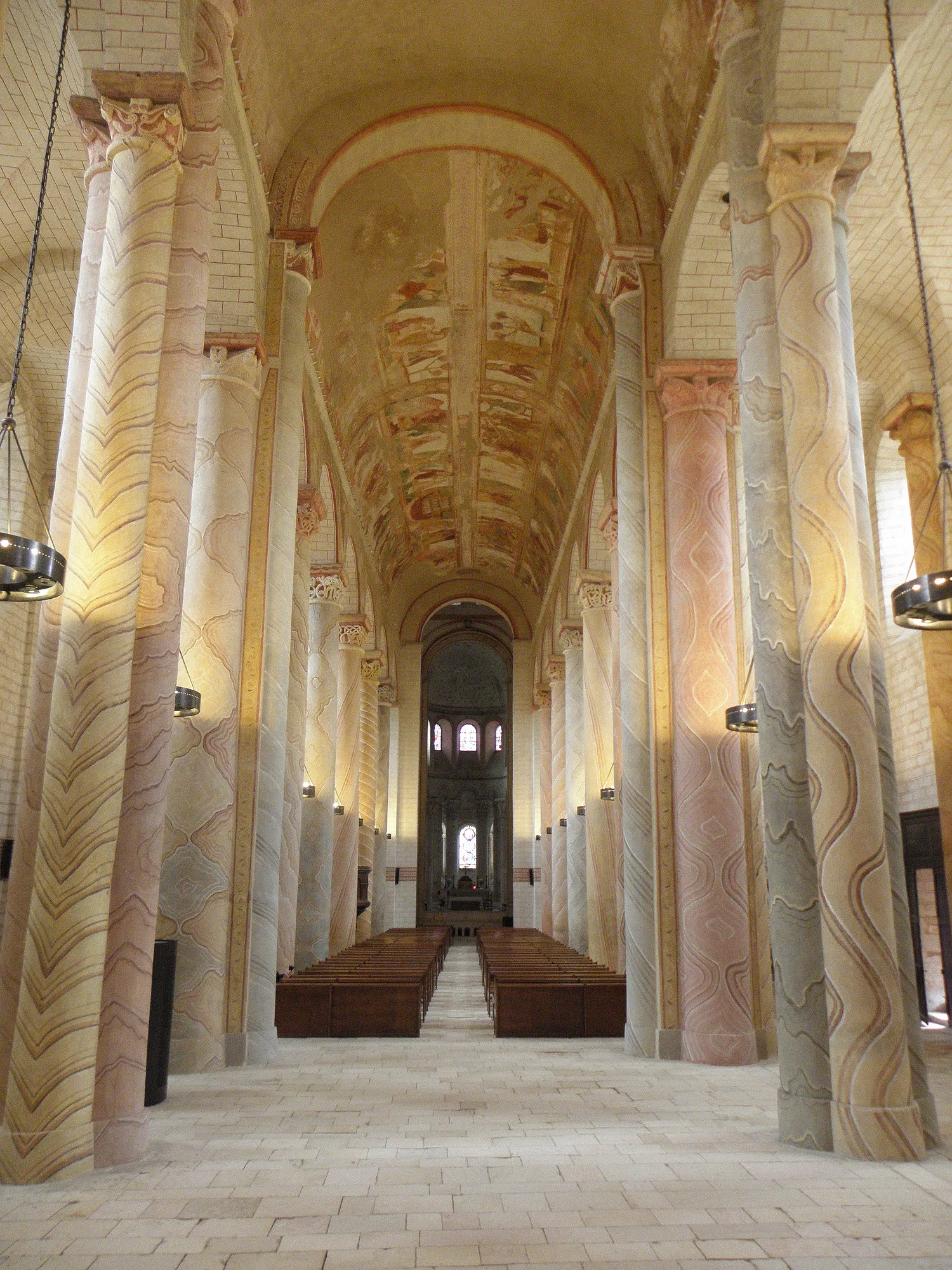 Image qui illustre: Abbaye de Saint-Savin à Saint-Savin - 2