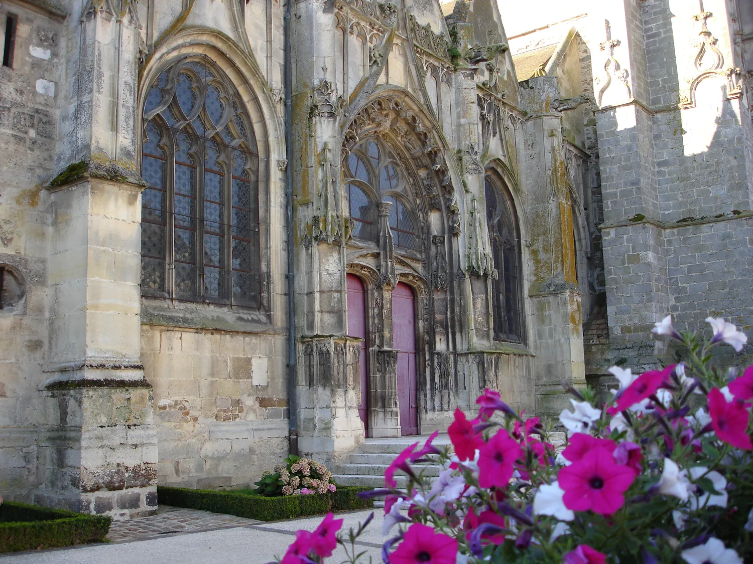 Image qui illustre: Eglise Saint-laurent De Nogent-sur-seine à Nogent-sur-Seine - 2
