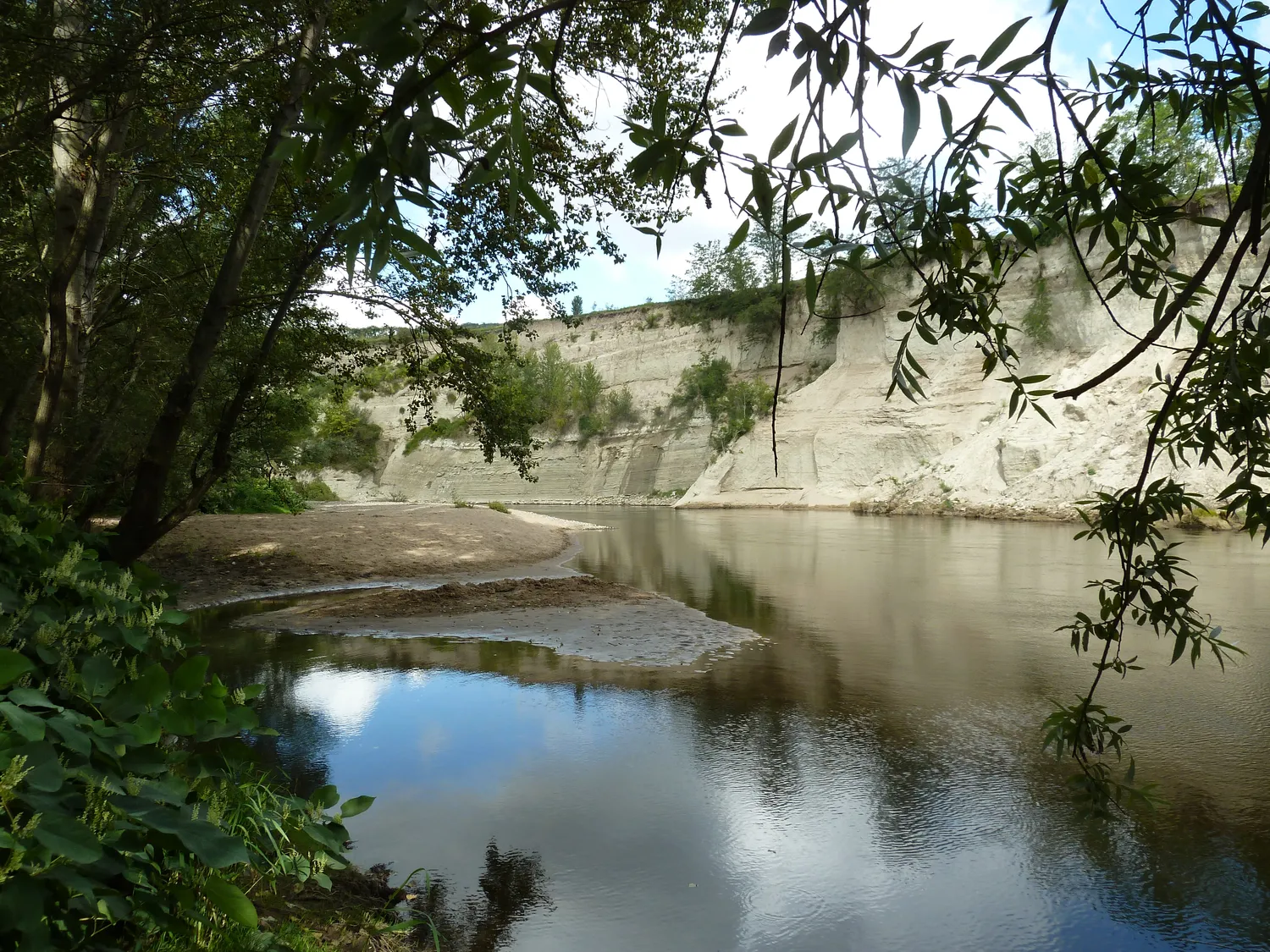 Image qui illustre: Falaise De Malmouche‬ à Cournon-d'Auvergne - 0