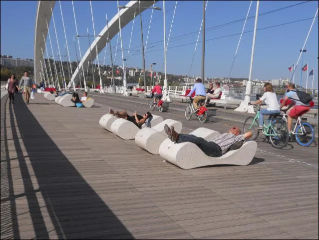 Image qui illustre: Pont Raymond Barre